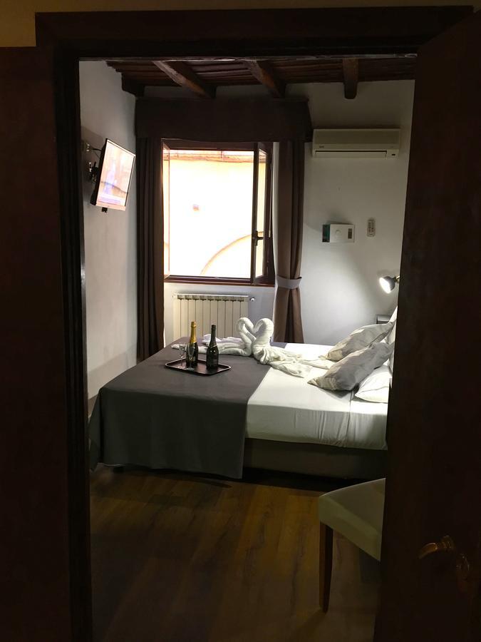 Do-Do Navona Suites Róma Szoba fotó